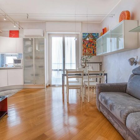 Apartament Joivy Vibrant Flat With Balcony Mediolan Zewnętrze zdjęcie